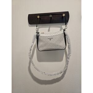 Michael Kors Jet Set Charm Med Pochette Crossbody Bag